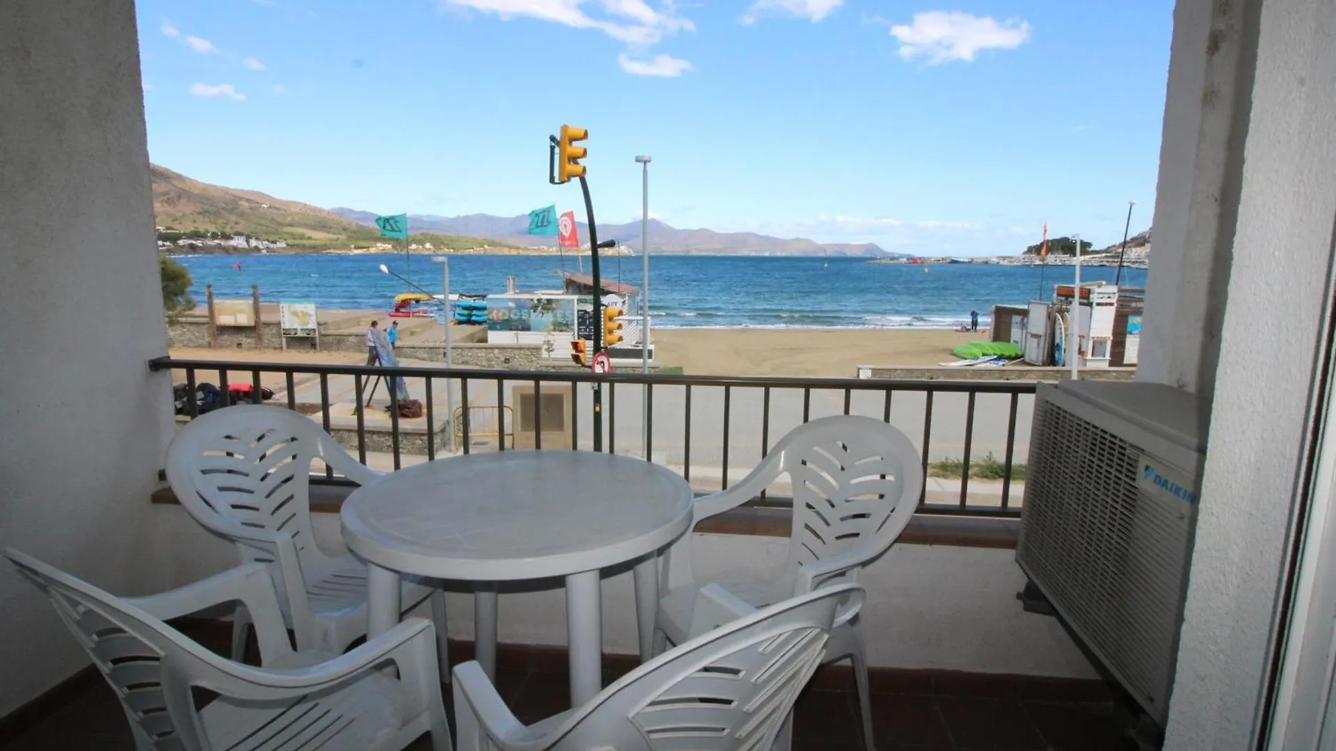 Apartment Llanca 8 Davant Mar - Apartamento Primera Linea De Mar Con Fantasticas Vistas A Port De La Selva - Es-228-85 El Port De La Selva Spain